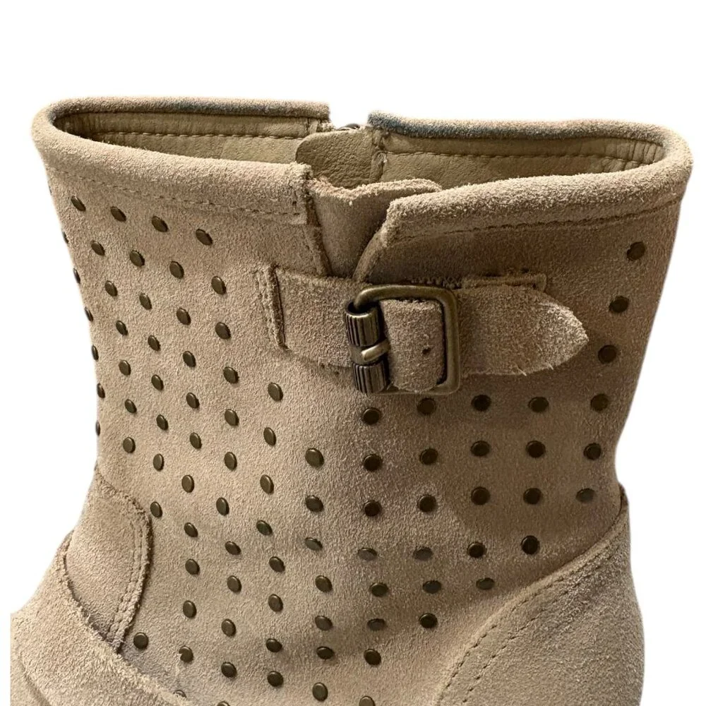 SOREL Joan Of Artic Sandy Tan Suede Stud‎ Wedge Boots
